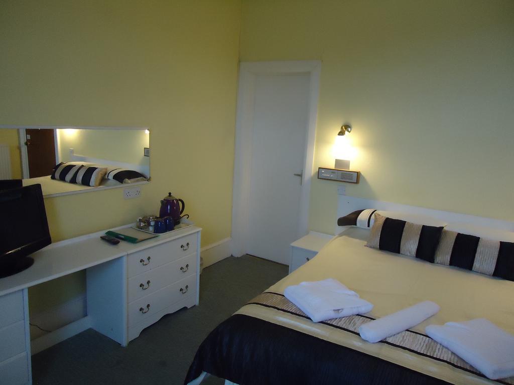 Abbey Court Hotel Torquay Ruang foto