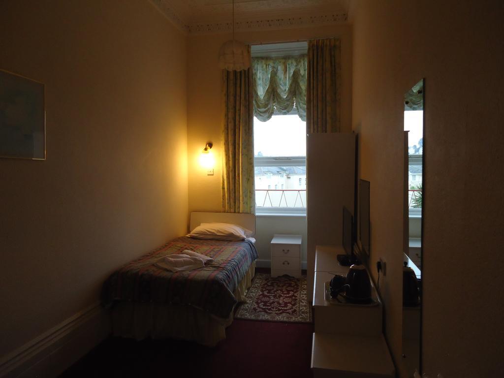 Abbey Court Hotel Torquay Ruang foto