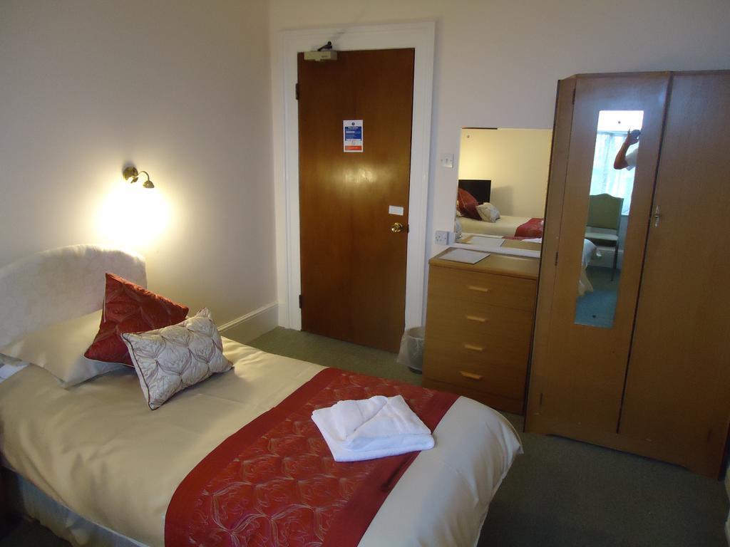 Abbey Court Hotel Torquay Ruang foto