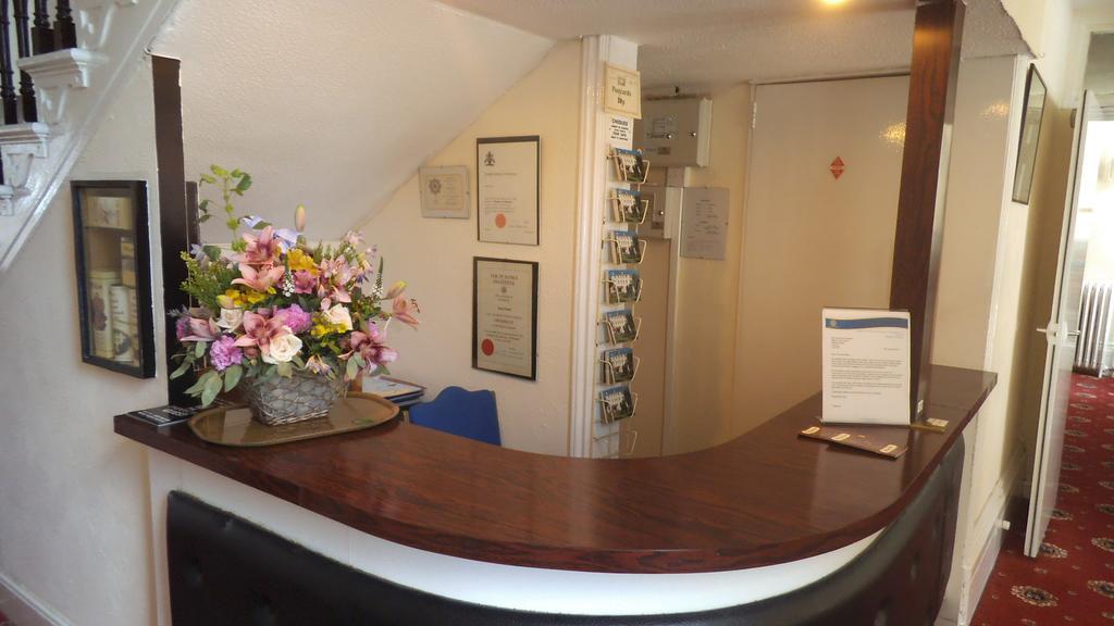 Abbey Court Hotel Torquay Bagian luar foto