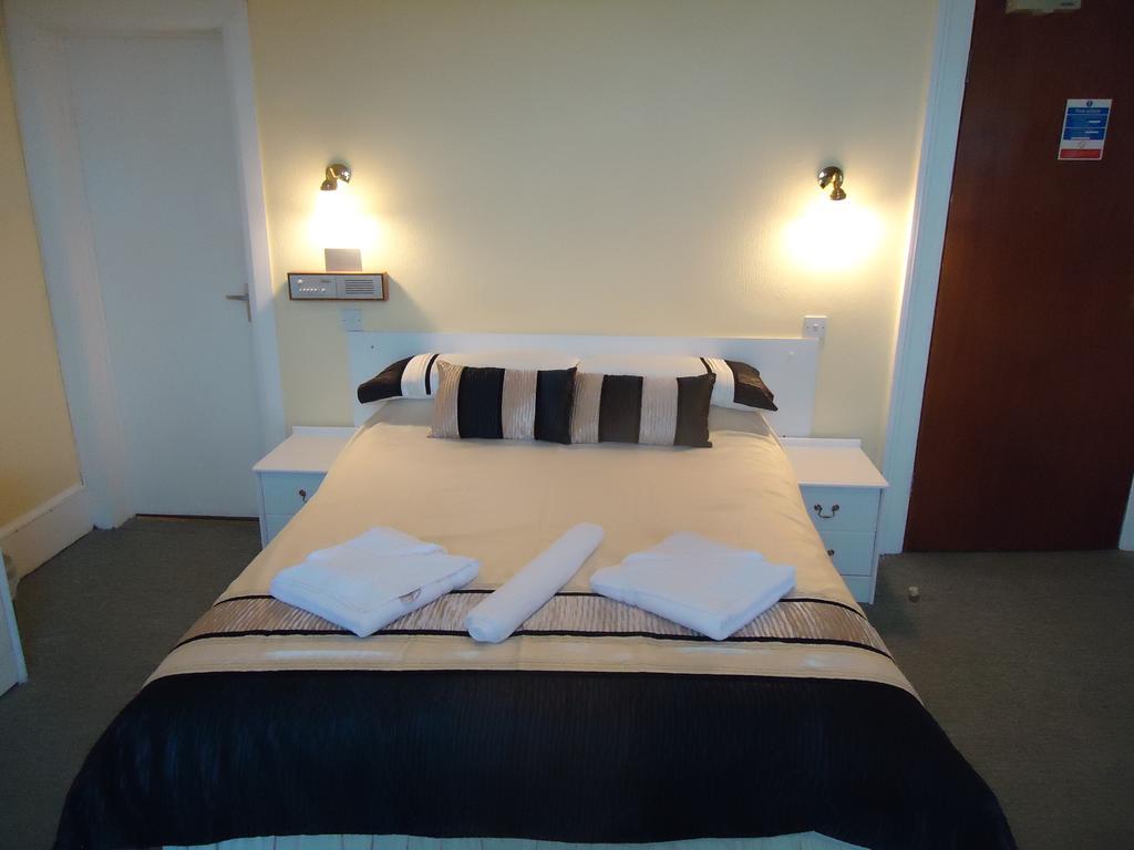 Abbey Court Hotel Torquay Ruang foto